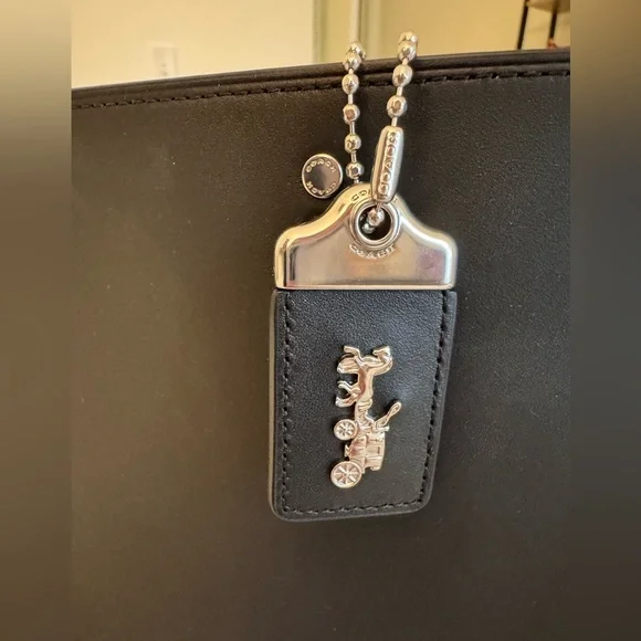 NWT Black Rogue 30 w/ Silver Rivets, Smooth Glovetanned Leather - Picture 4 of 12